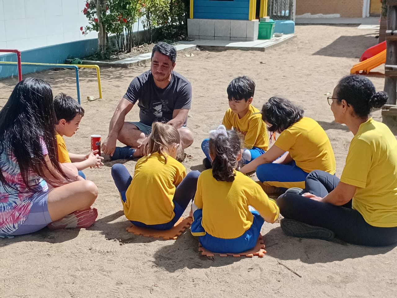 Aquarela e famílias: uma parceria que ensina e encanta